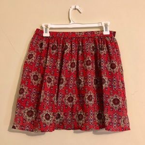 🌴Red patterned skirt
